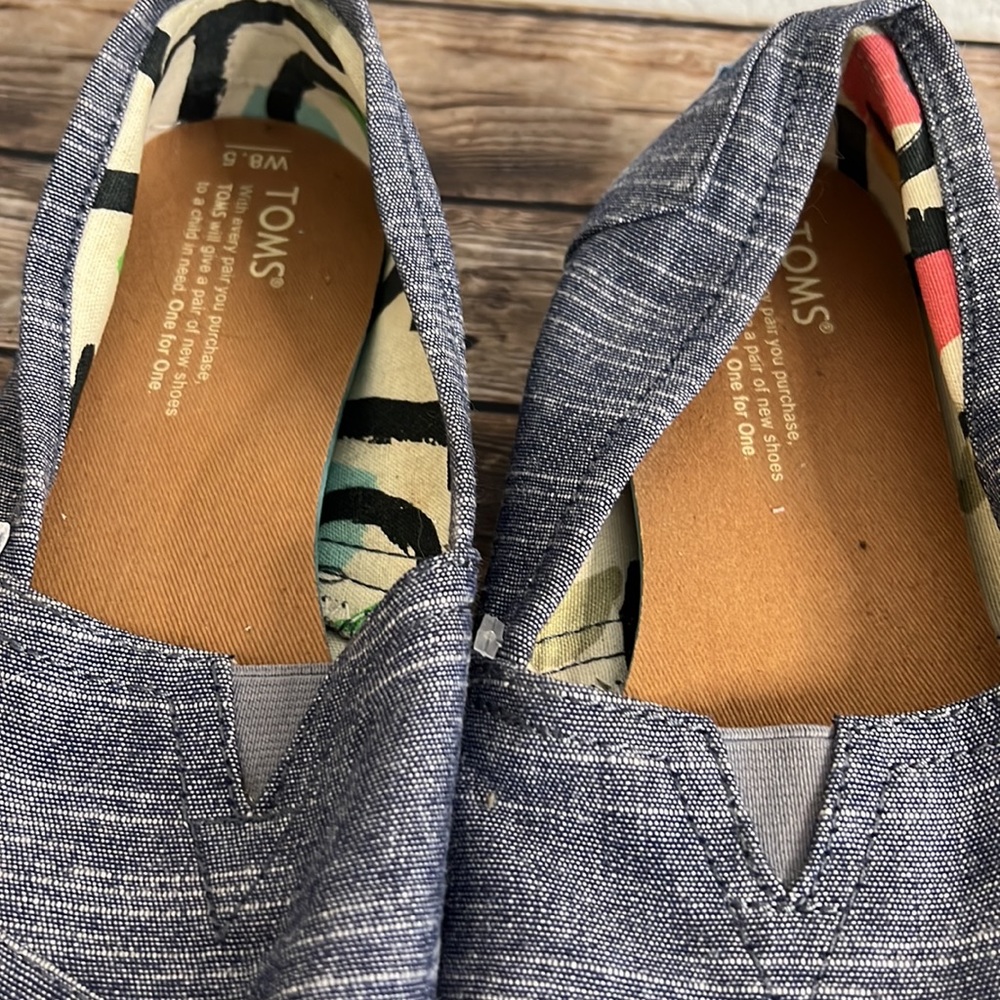 Toms - Picture 4 of 4